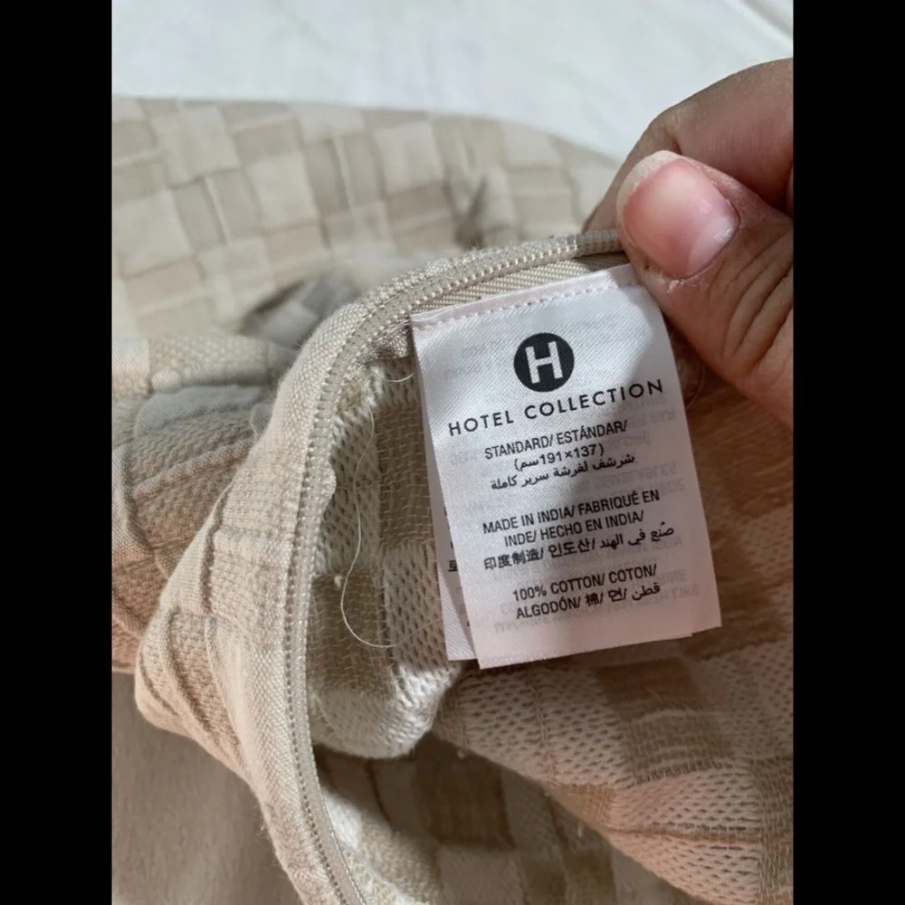 NIB Hotel Collection Diamond Embroidered (1) Standard Pillow Sham‎ Case #257